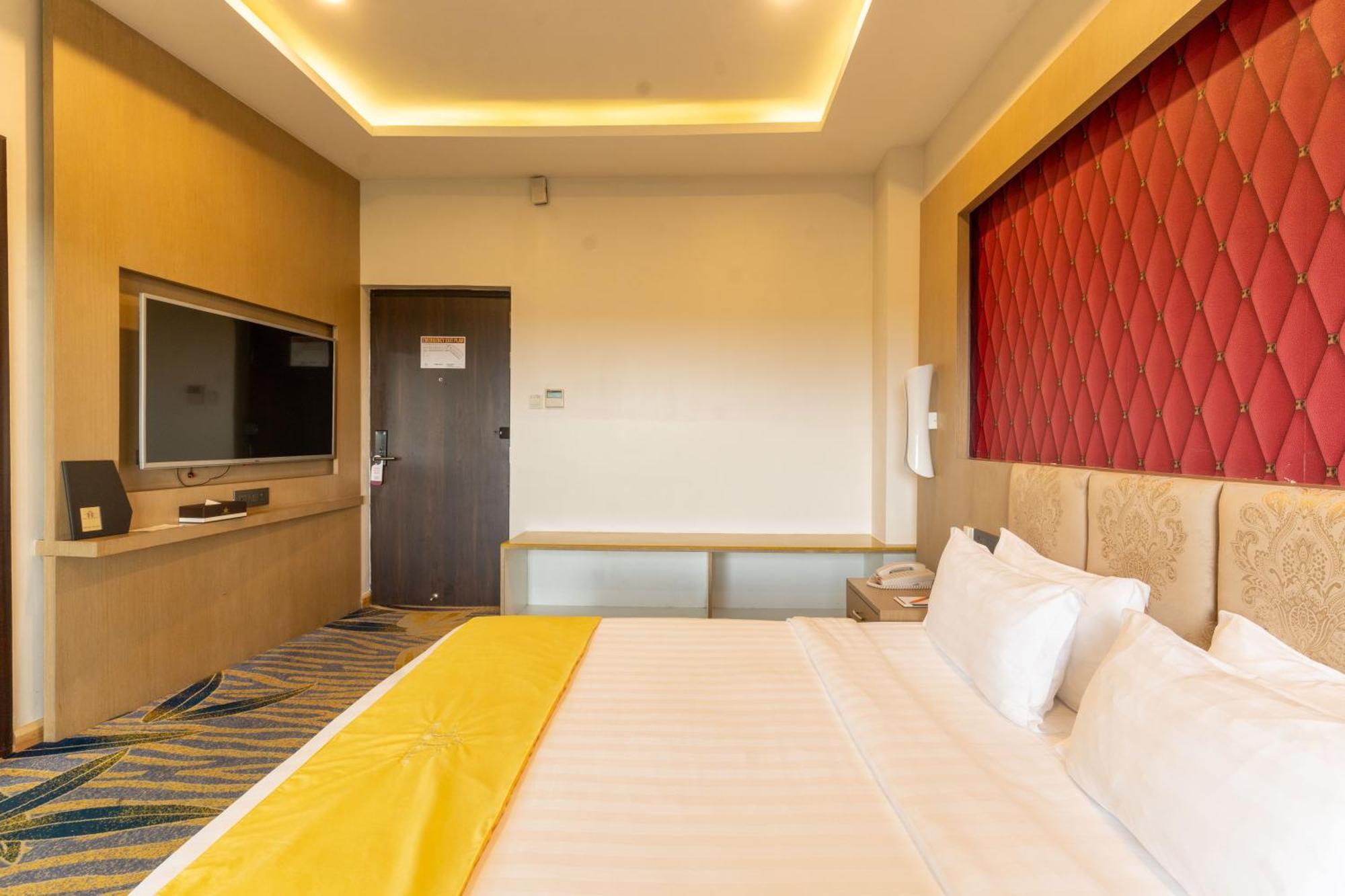 Hotel Mechi Crown Kakarvitta Exterior photo